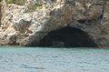 nur vom Meer aus befahrbare Grotte